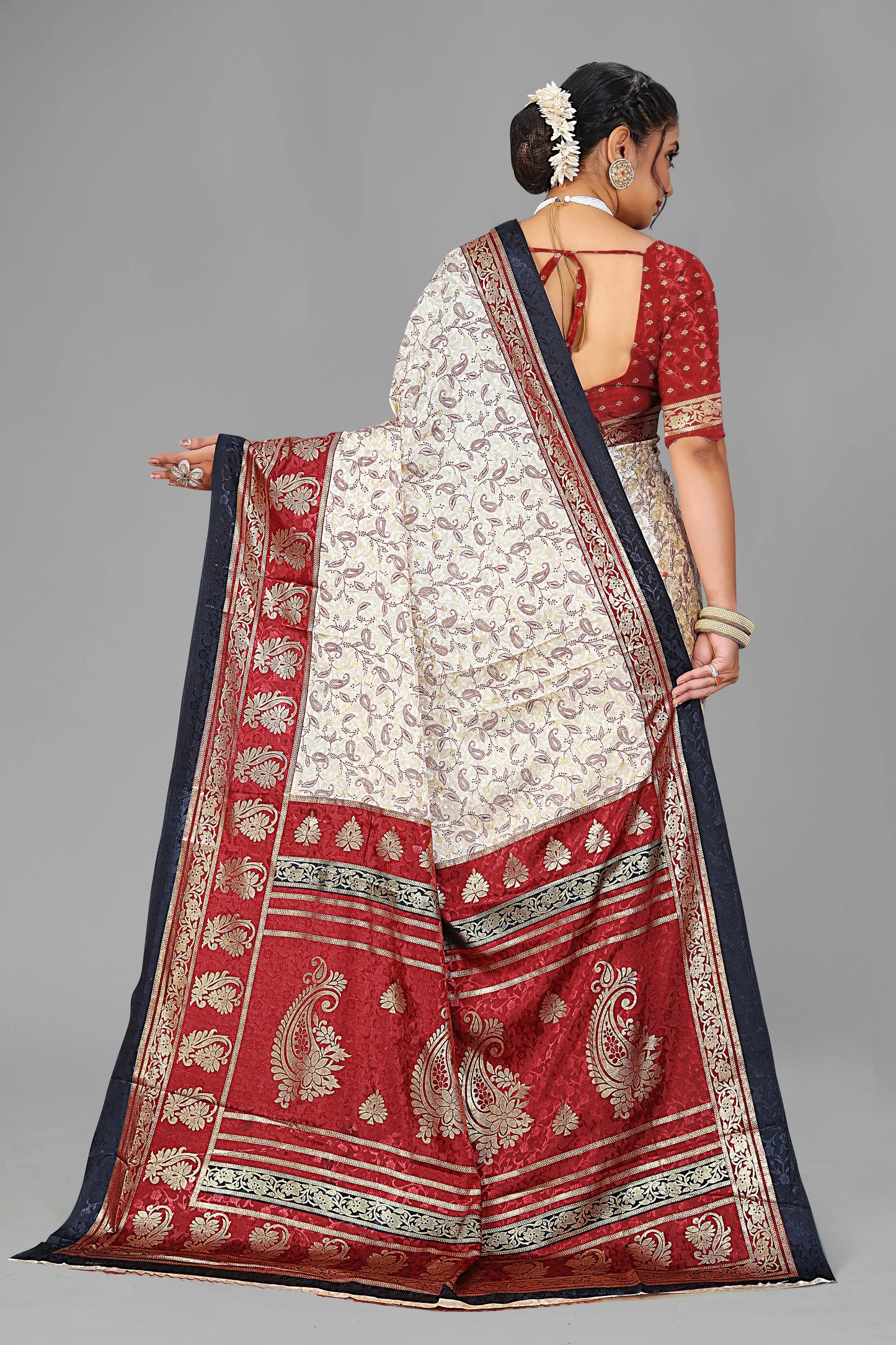 Rajwadi Maharani Pass-Through Ring Silk Saree